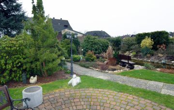 Gepflegtes Mehrfamilienhaus mit herrlichem Garten und Baugrundstück in Oer- Erkenschwick, 45739 Oer- Erkenschwick, Mehrfamilienhaus